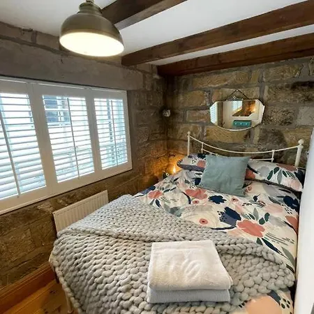 펜션 Cosy 400yr Old Cottage, Flowergate, Whitby, Sleeps 6 휫비
