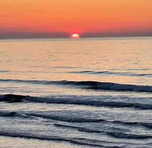 Holiday home Cosy 400yr Old Cottage, Flowergate, Whitby, Sleeps 6 Whitby