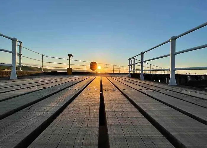 Cosy 400yr Old Cottage, Flowergate, Whitby, Sleeps 6