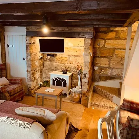 度假居 Cosy 400yr Old Cottage, Flowergate, Whitby, Sleeps 6 惠特比